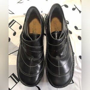 Naot Ladies Shoes sz 9.5